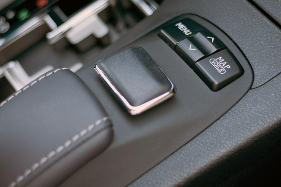  Lexus ES350 2013 года  (фото 21 из 64)